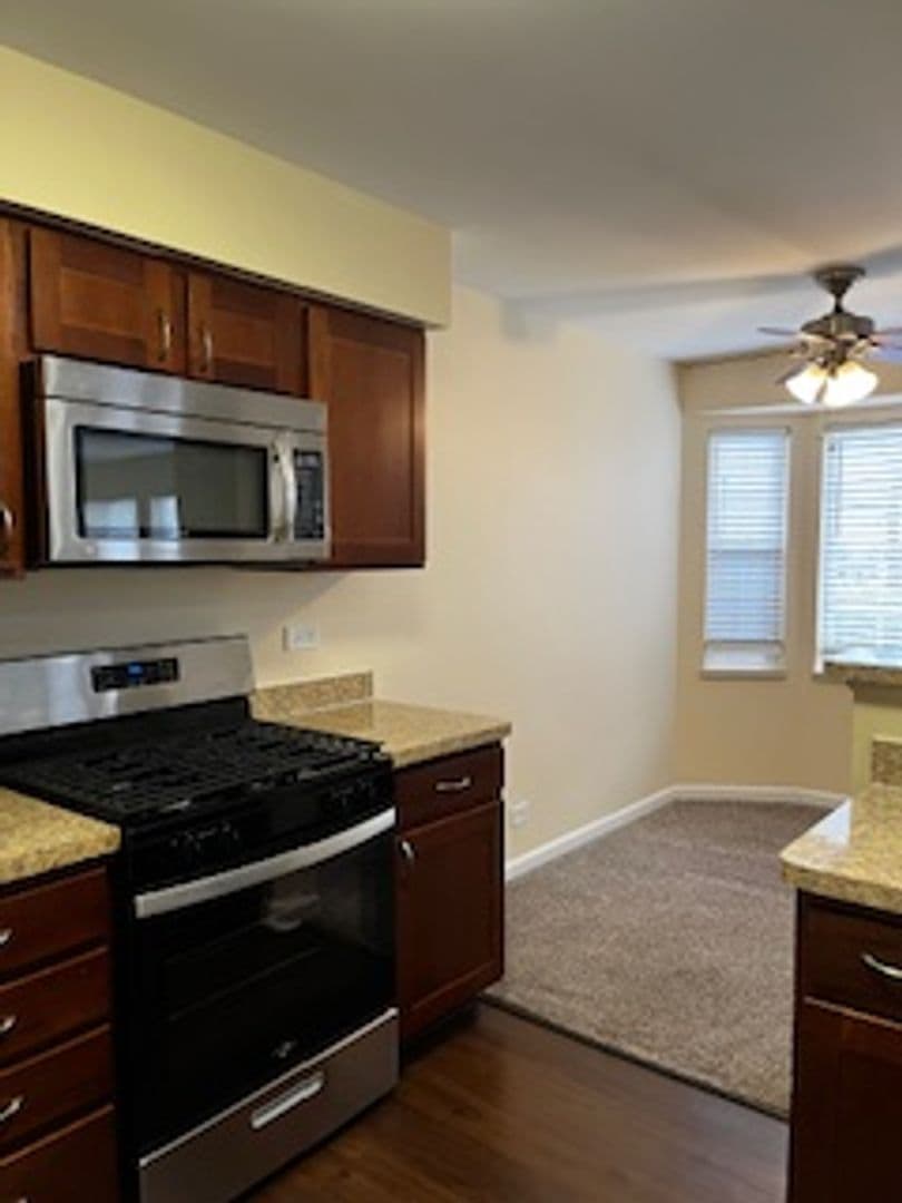 Aurora Apartment: 168 Gregory St