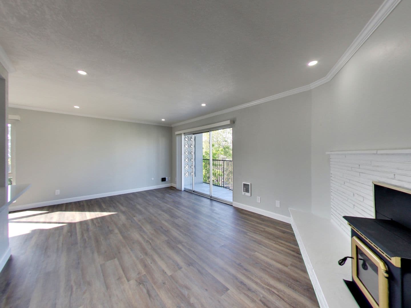 Oakland Apartment: 270 Perkins Street