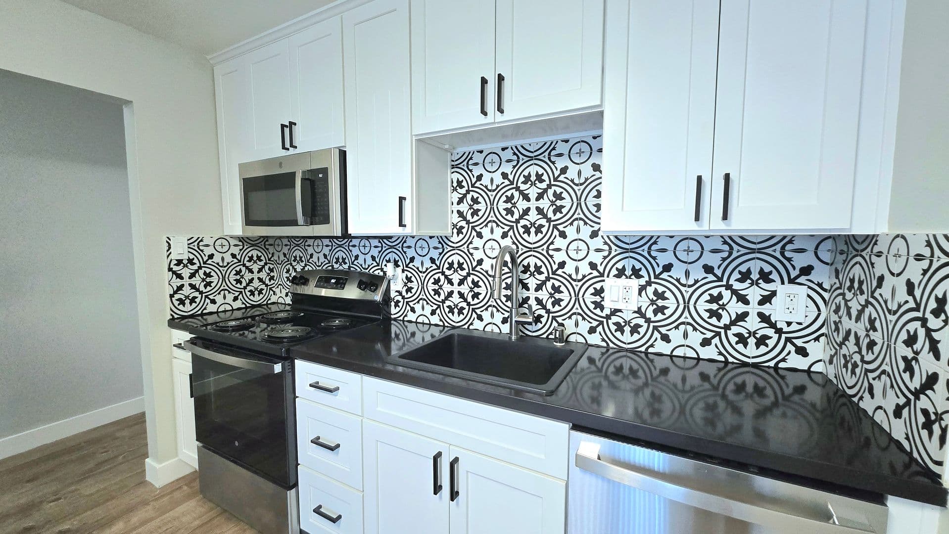 SAN LEANDRO Apartment: 14400 EAST 14TH STREET