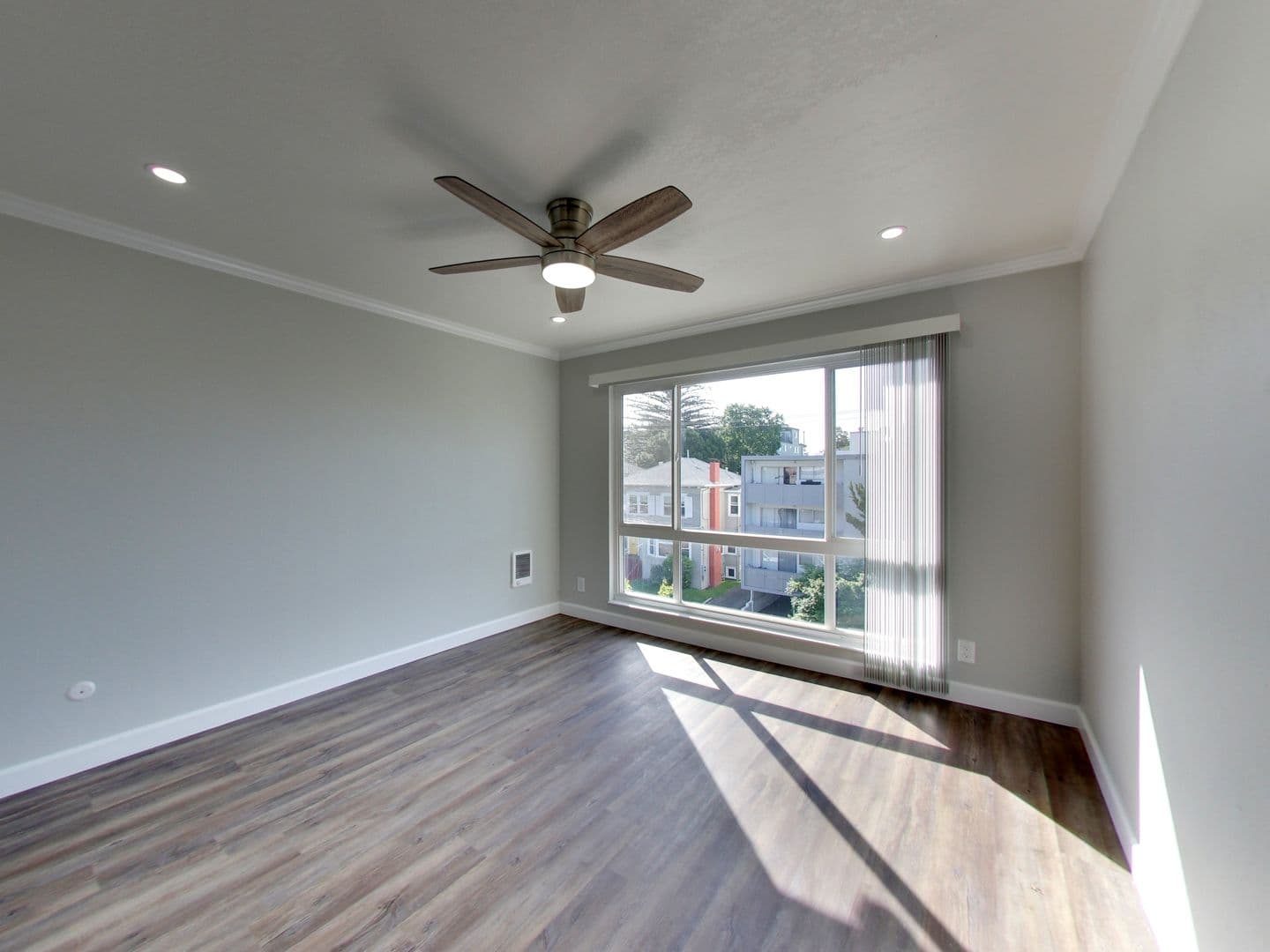 Oakland Apartment: 270 Perkins Street