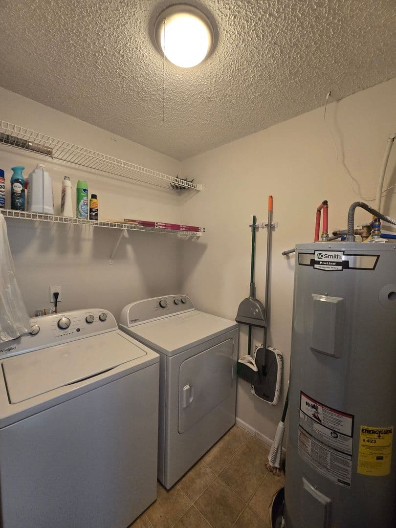 LAKE MARY Condo: 2577 GRASSY POINT DR