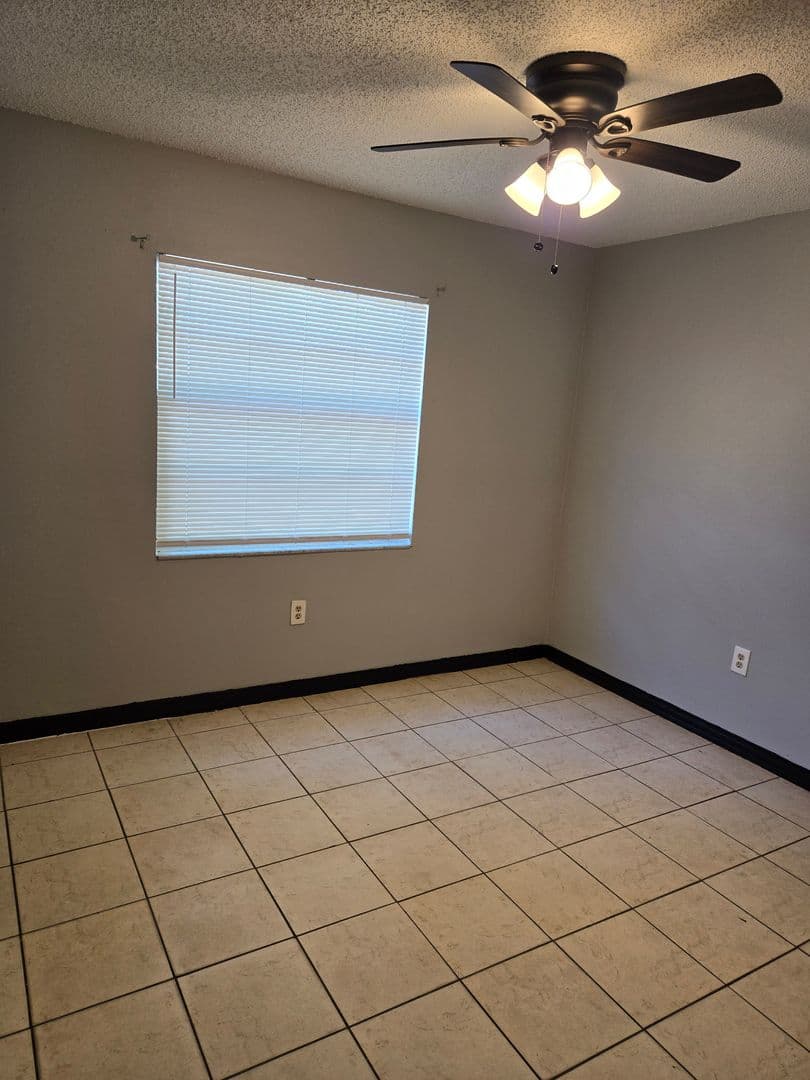LEESBURG House: 1713 BIRCHWOOD CIRCLE