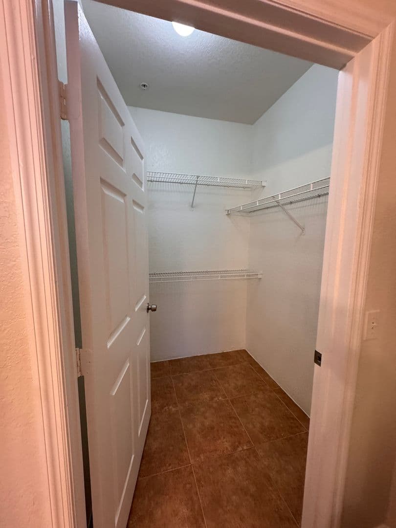 ORLANDO Condo: 6025 WESTGATE DR #2512