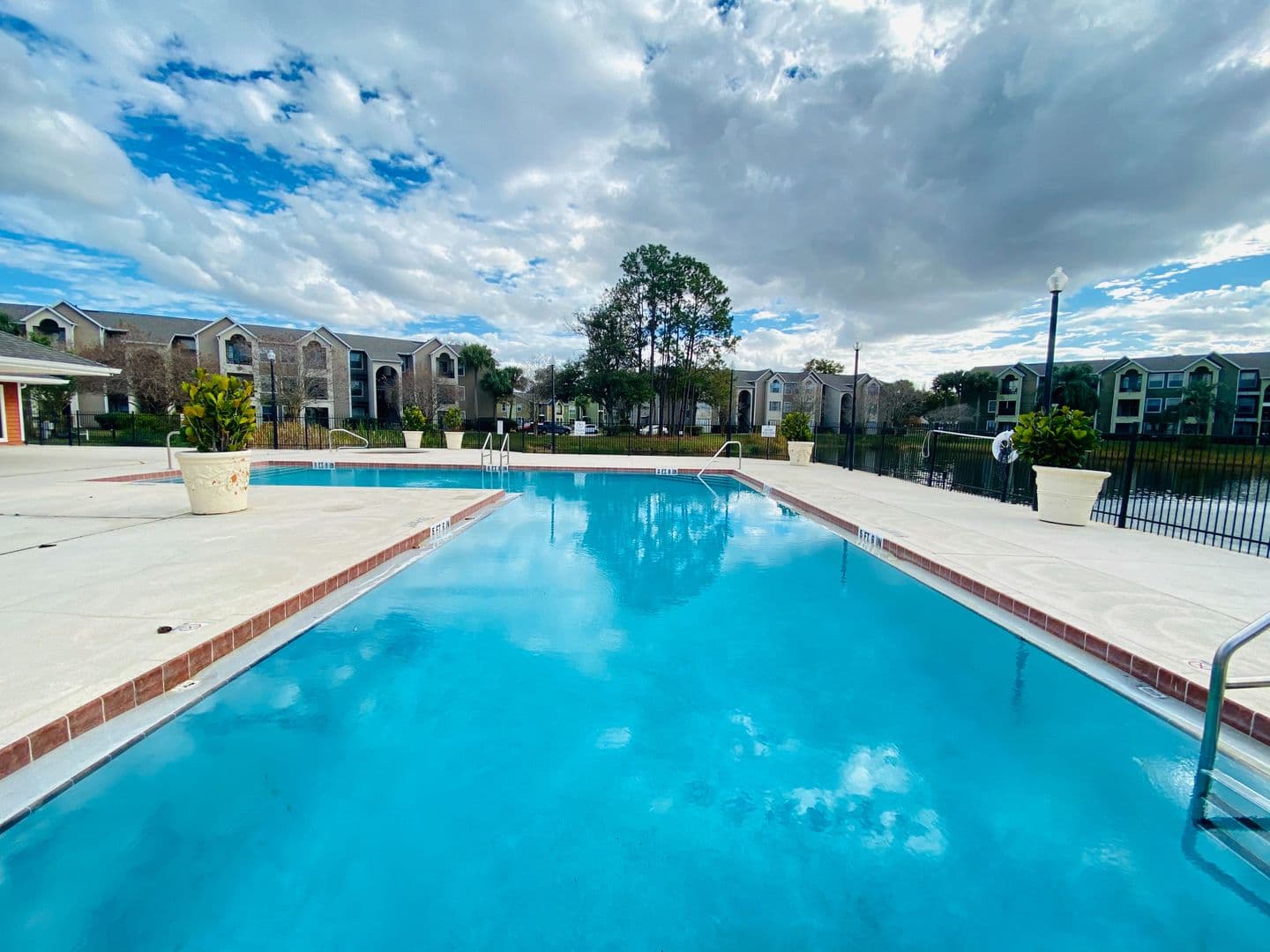 ORLANDO Condo: 4704 WALDEN CIRCLE