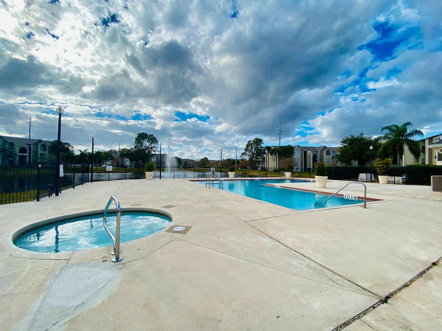 ORLANDO Condo: 4704 WALDEN CIRCLE