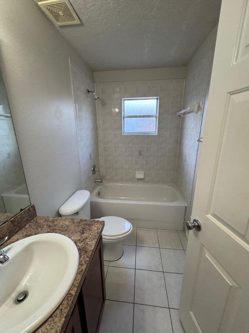 WINTER HAVEN House: 1830 2ND STREET NW