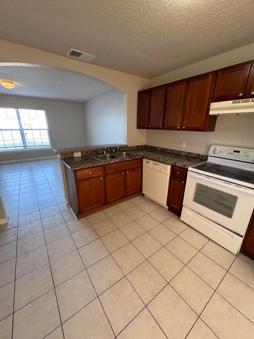 WINTER HAVEN House: 1830 2ND STREET NW