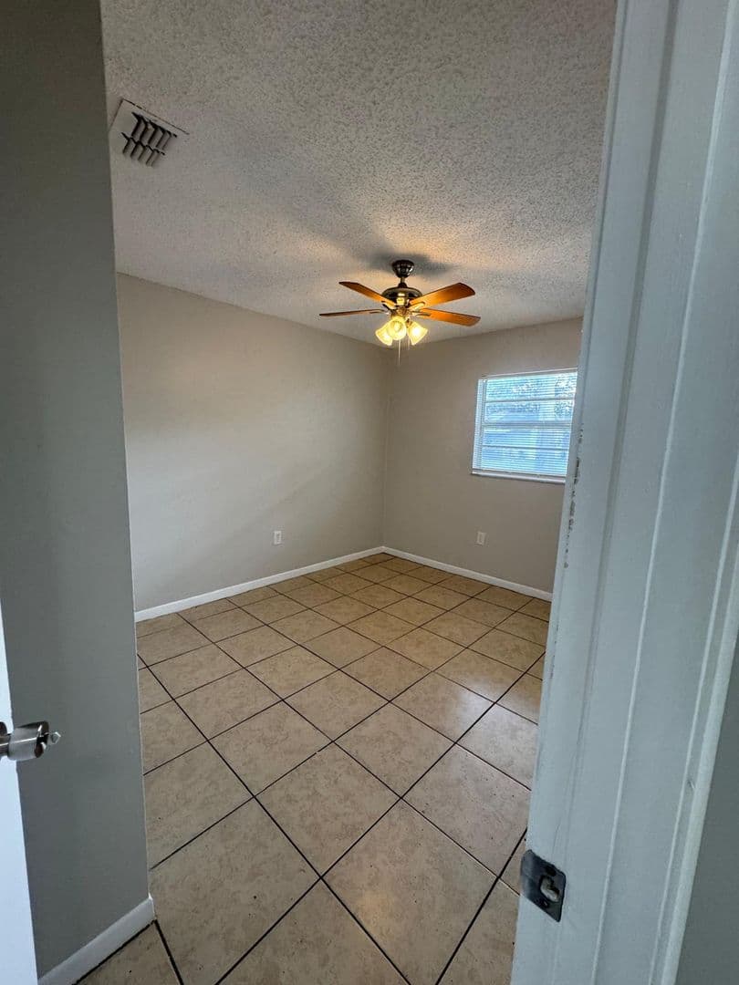 ZEPHYRHILLS House: 38731 ALSTON AVE