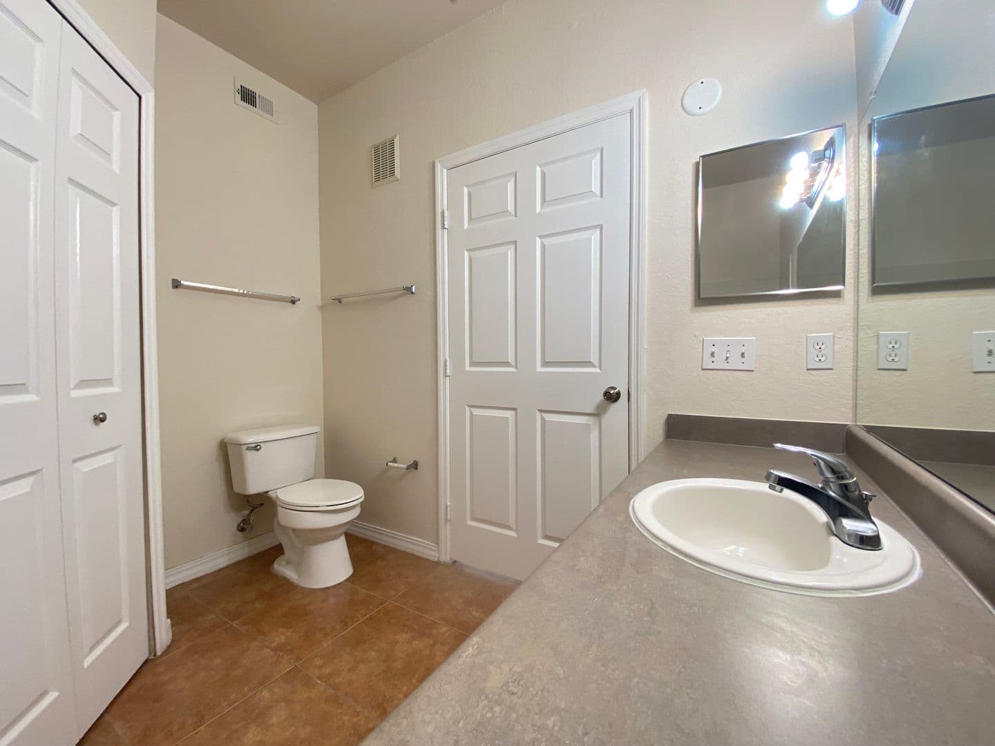 ORLANDO Condo: 6025 WESTGATE DR #2512