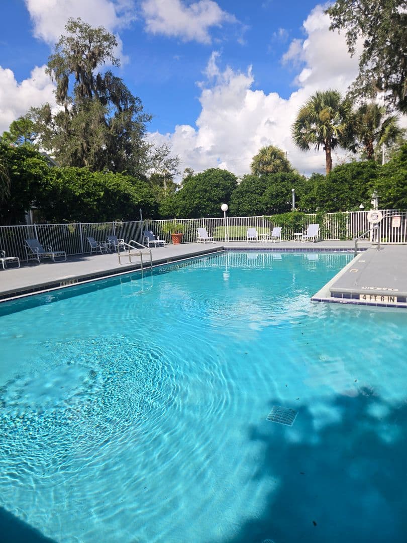 LAKE MARY Condo: 2577 GRASSY POINT DR