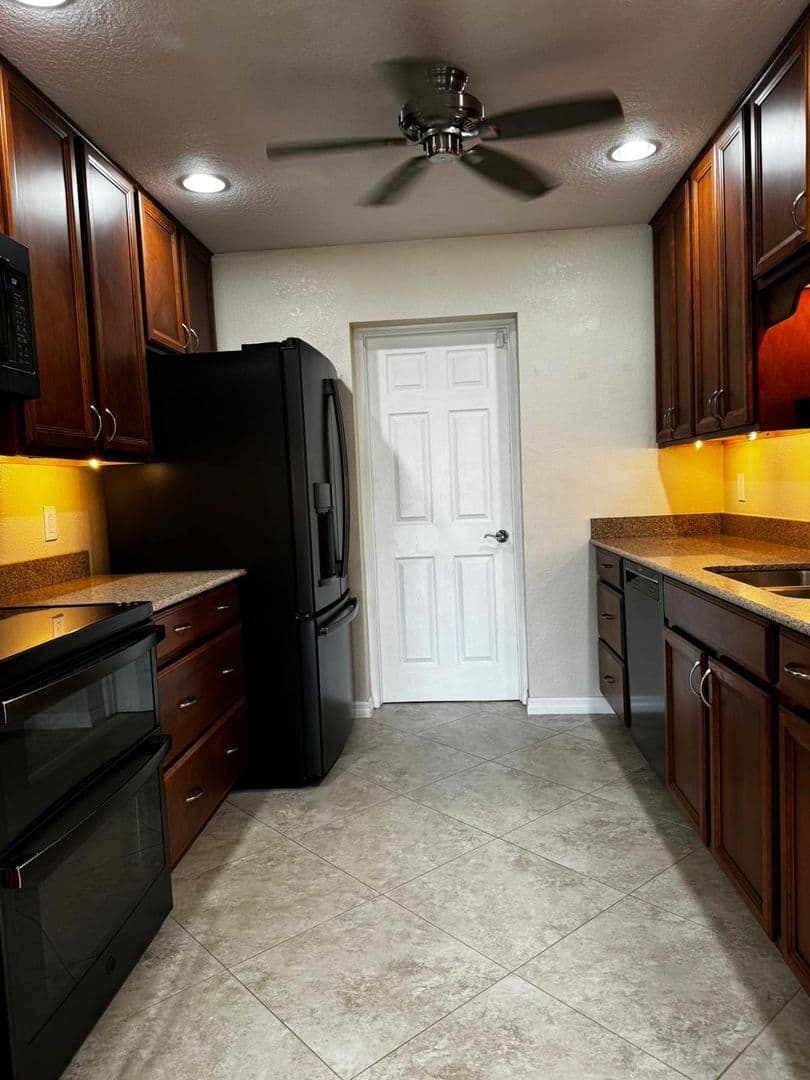 MAITLAND House: 826 TOWN CIRCLE