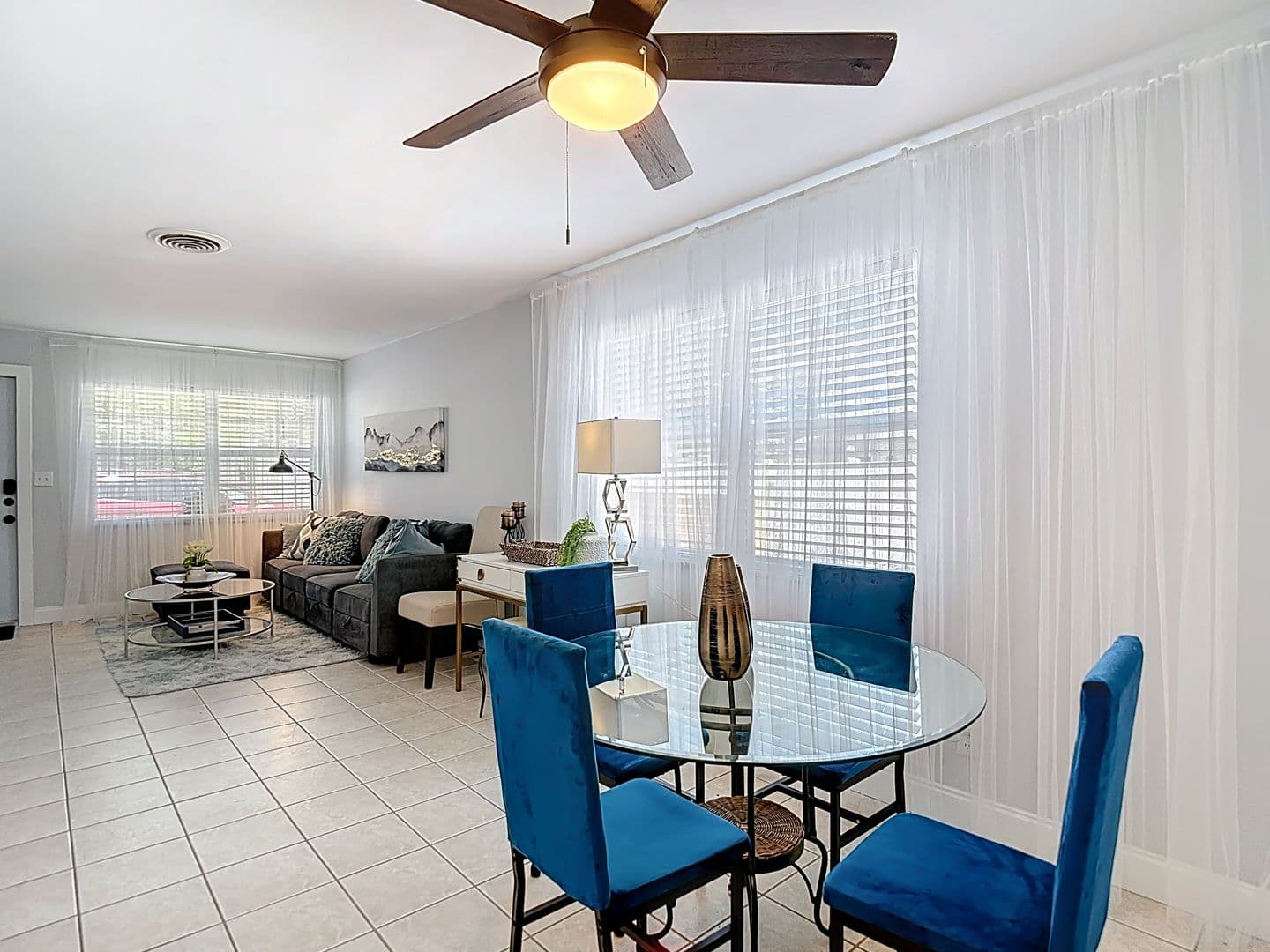 ST. PETERSBURG Condo: 220 SE JEFFERSON CIRCLE N