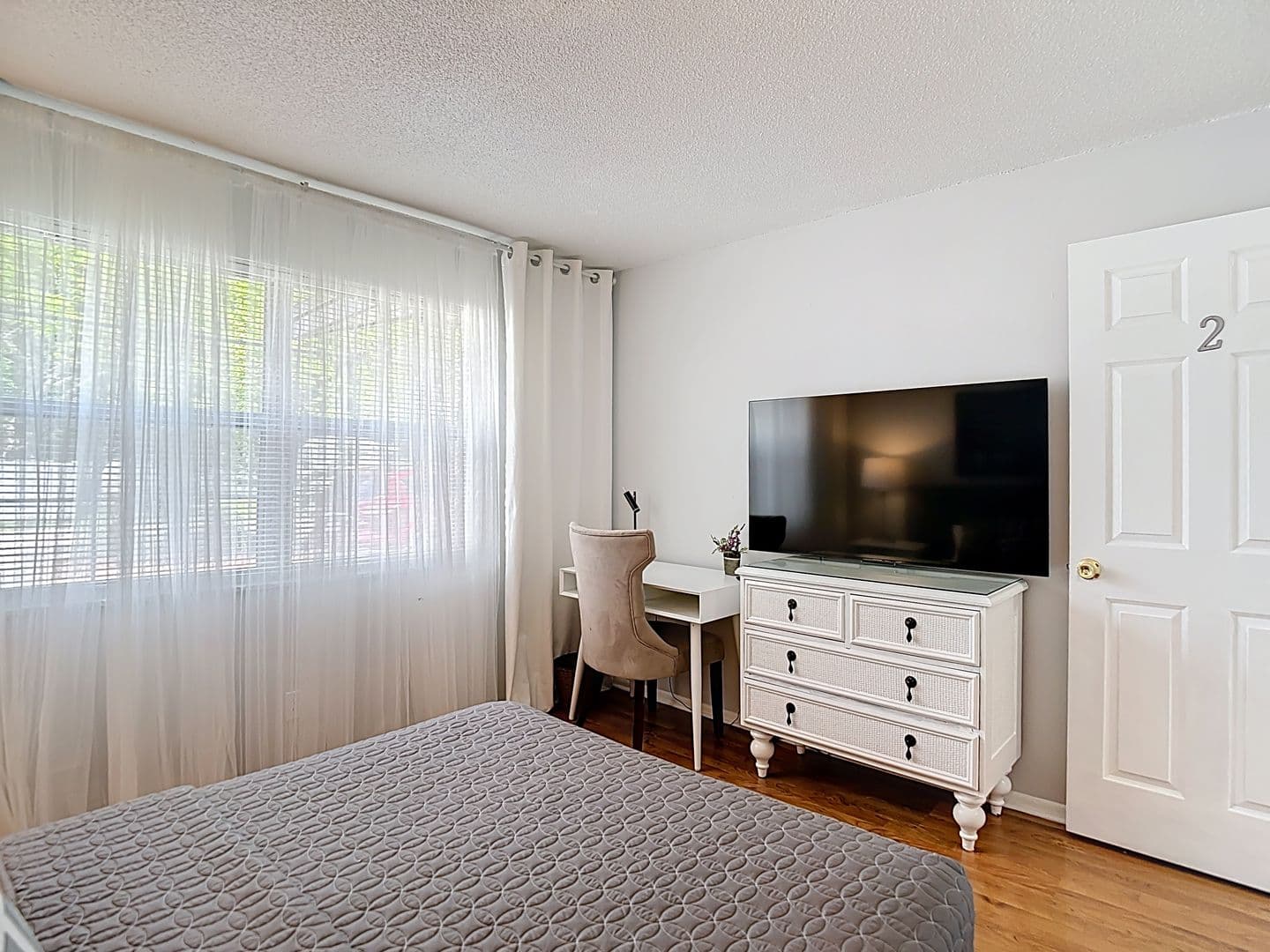 ST. PETERSBURG Condo: 220 SE JEFFERSON CIRCLE N