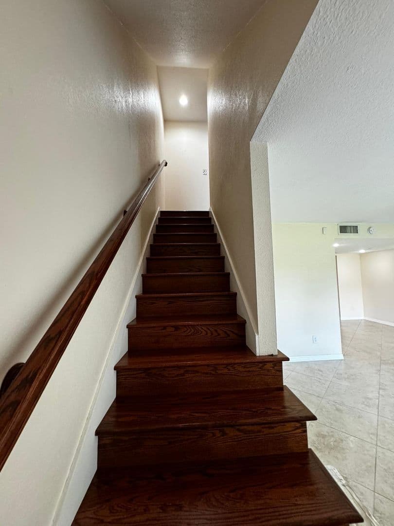 MAITLAND House: 826 TOWN CIRCLE