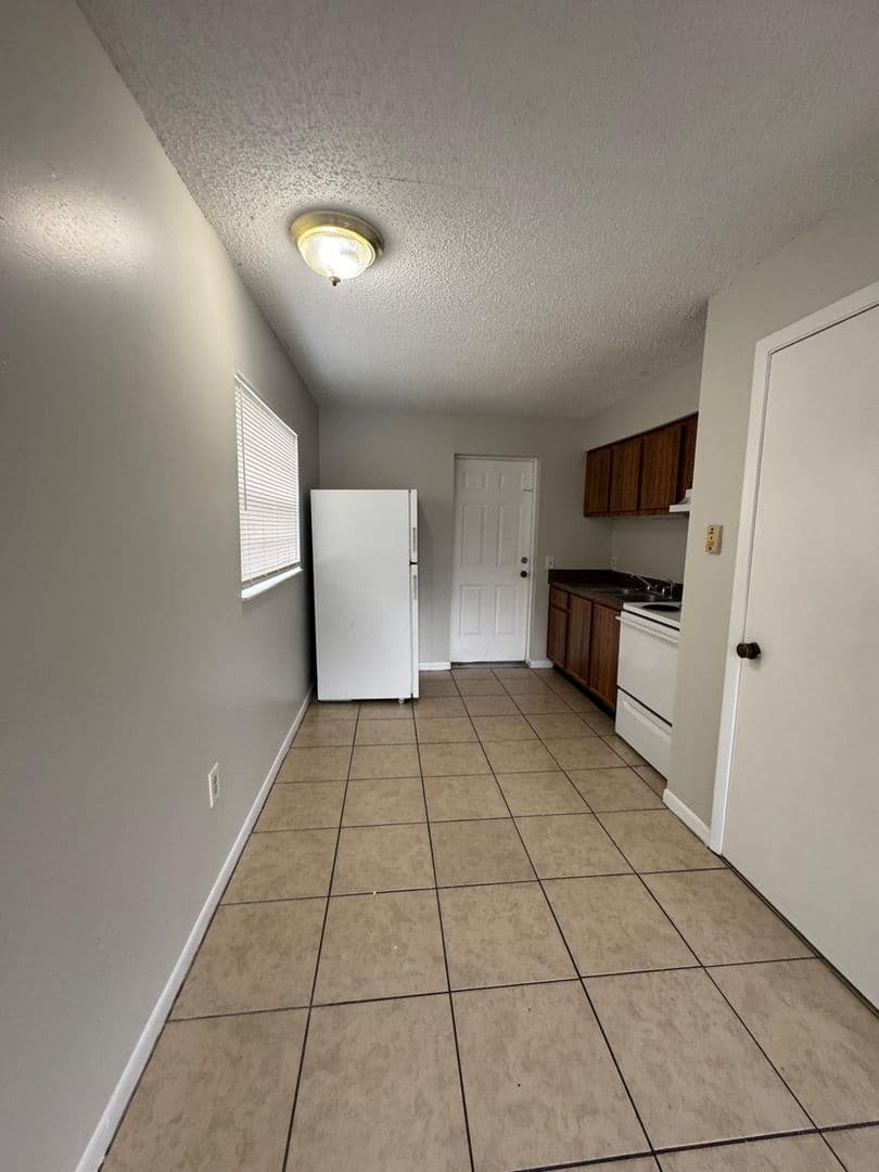 ZEPHYRHILLS House: 38731 ALSTON AVE