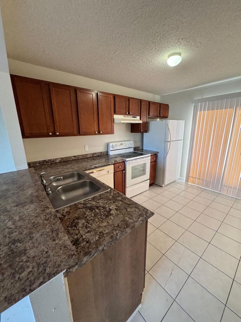 WINTER HAVEN House: 1830 2ND STREET NW