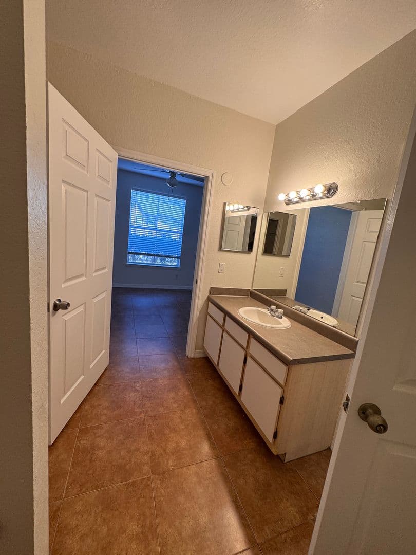 ORLANDO Condo: 6025 WESTGATE DR #2512
