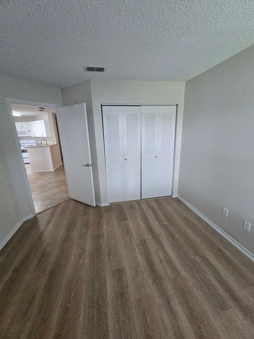 LAKE MARY Condo: 2577 GRASSY POINT DR