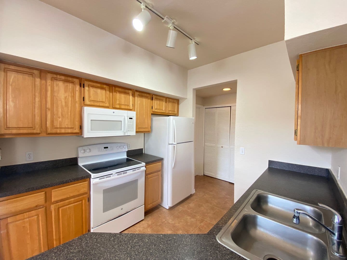 ORLANDO Condo: 6025 WESTGATE DR #2512
