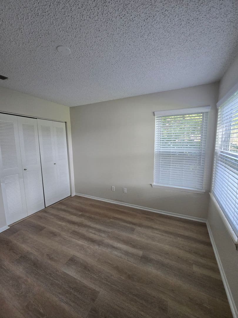 LAKE MARY Condo: 2577 GRASSY POINT DR