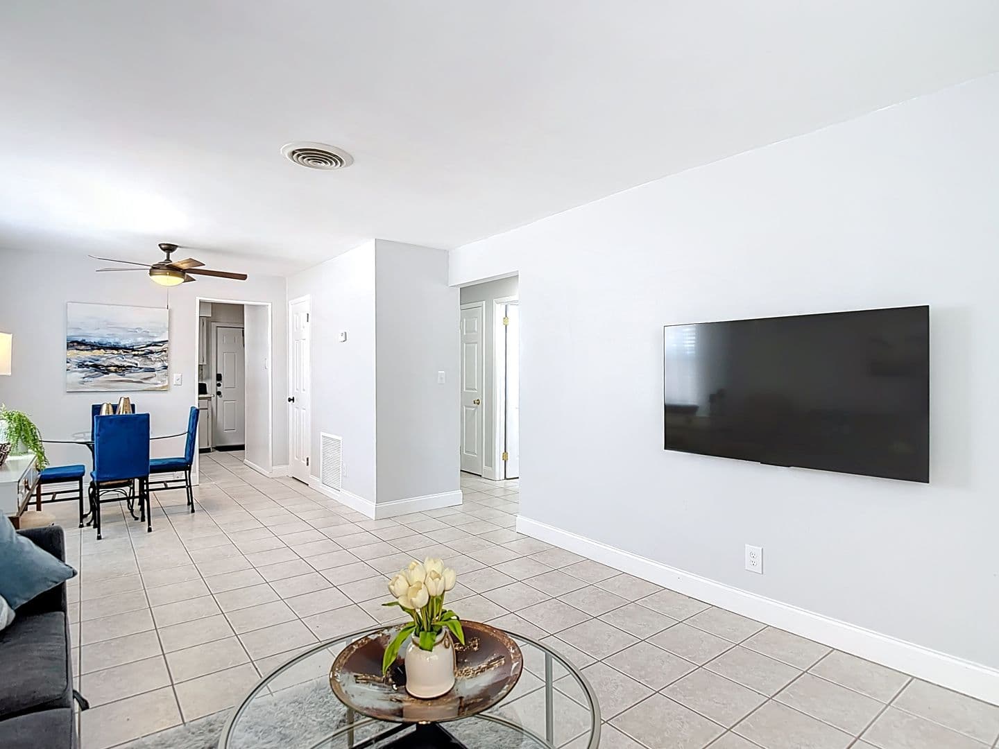 ST. PETERSBURG Condo: 220 SE JEFFERSON CIRCLE N