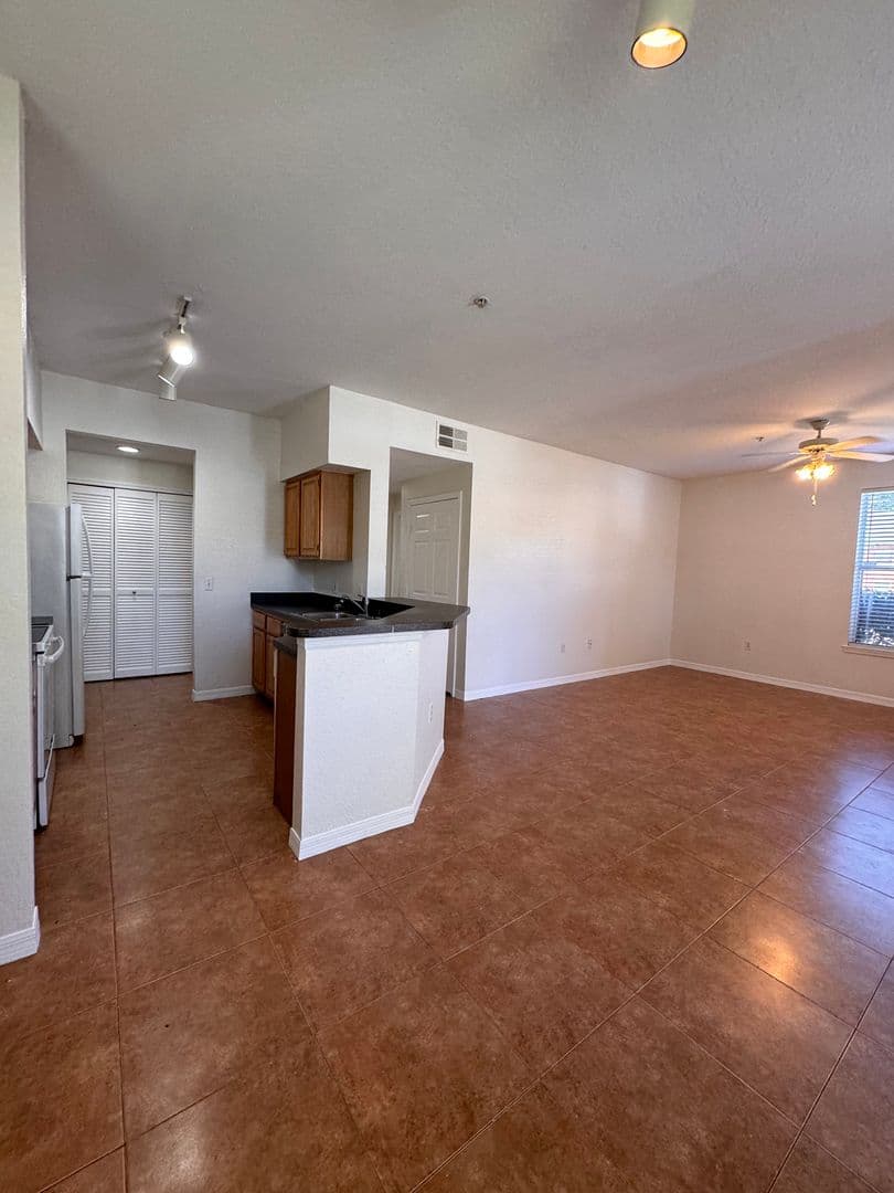 ORLANDO Condo: 6025 WESTGATE DR #2512