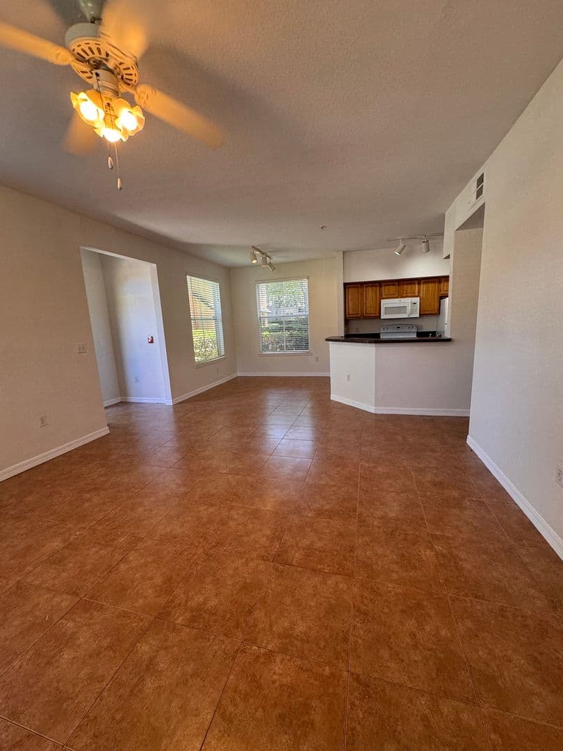 ORLANDO Condo: 6025 WESTGATE DR #2512