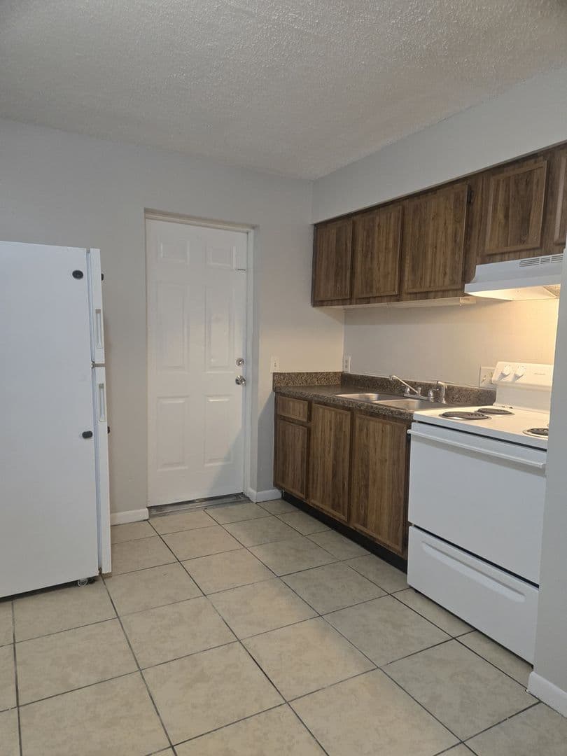 ZEPHYRHILLS House: 38731 ALSTON AVE