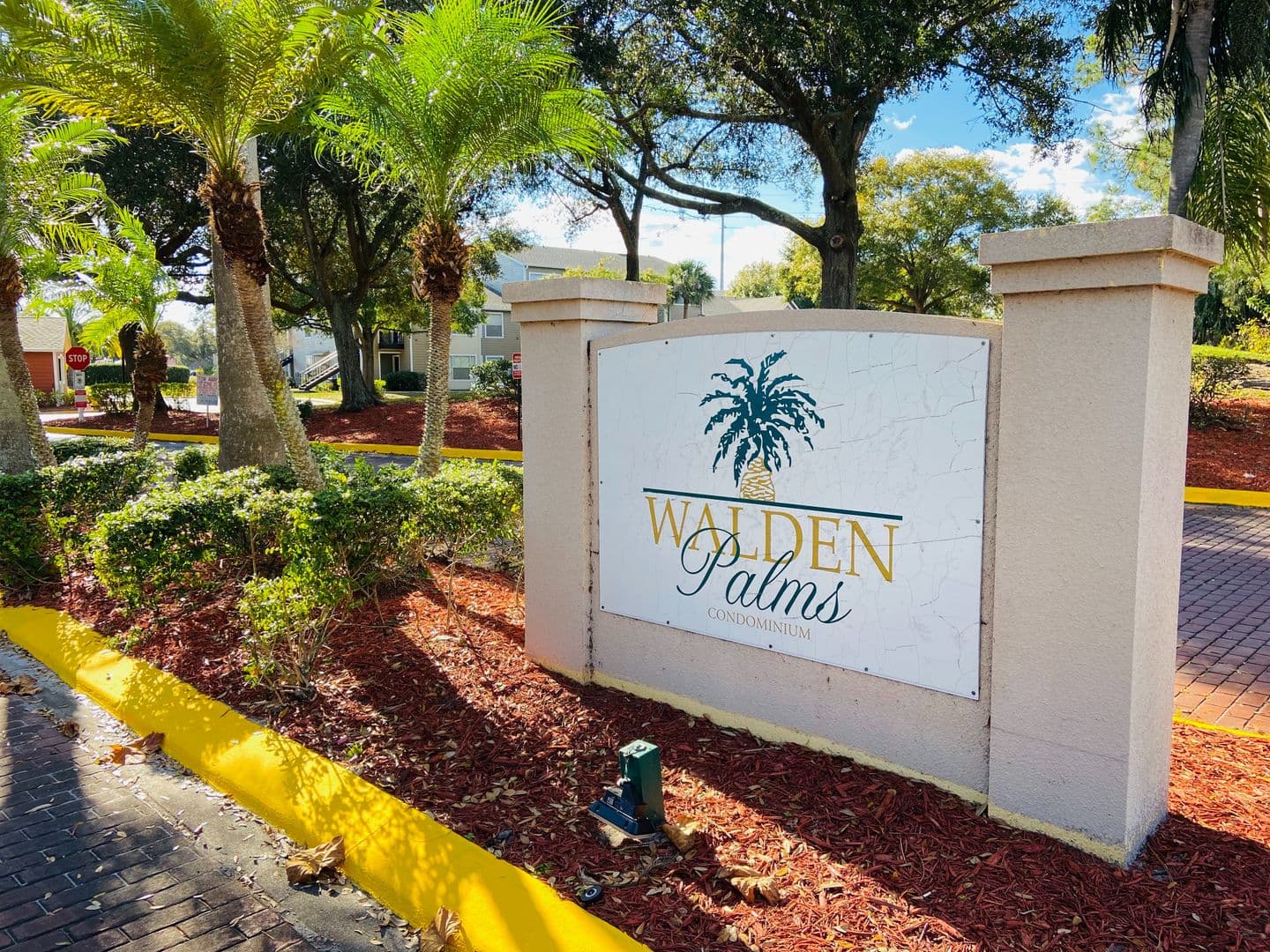 ORLANDO Condo: 4704 WALDEN CIRCLE