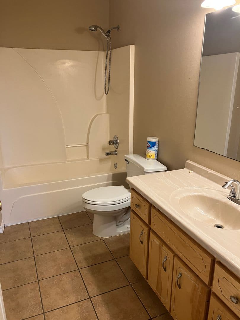 Pensacola Townhome: 3031 Kingsfield Rd - B