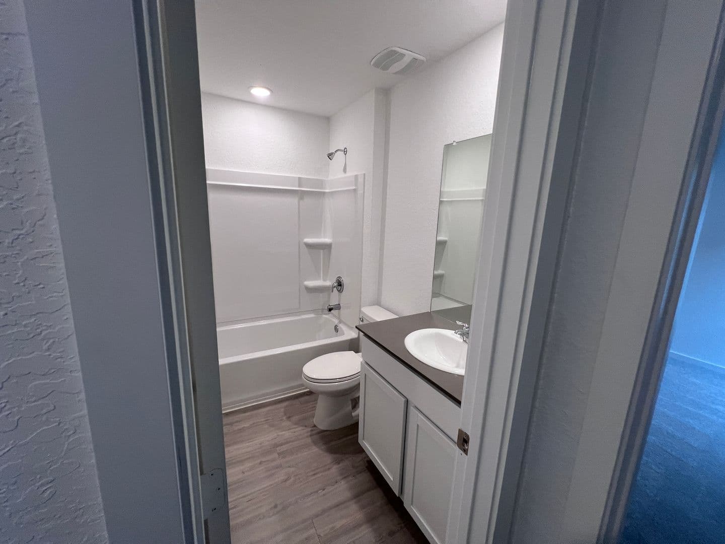 San Antonio House: 7623-Aston Cross