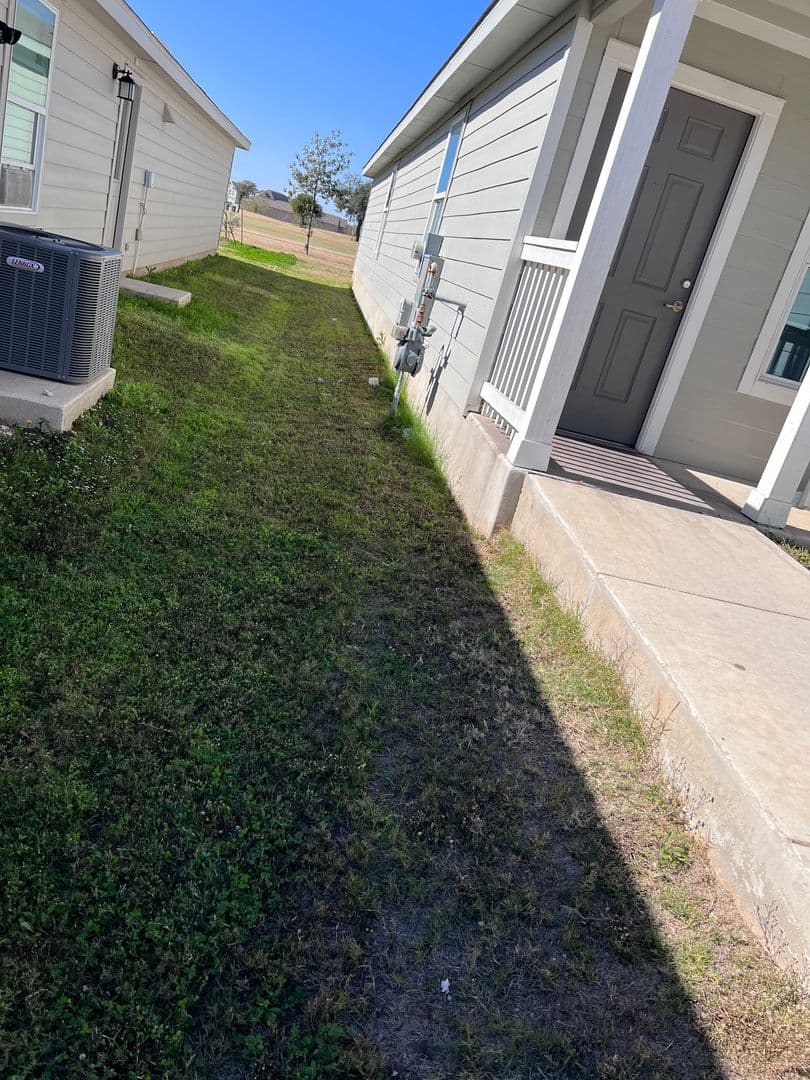 San Antonio House: 13431-Ashworth Blvd