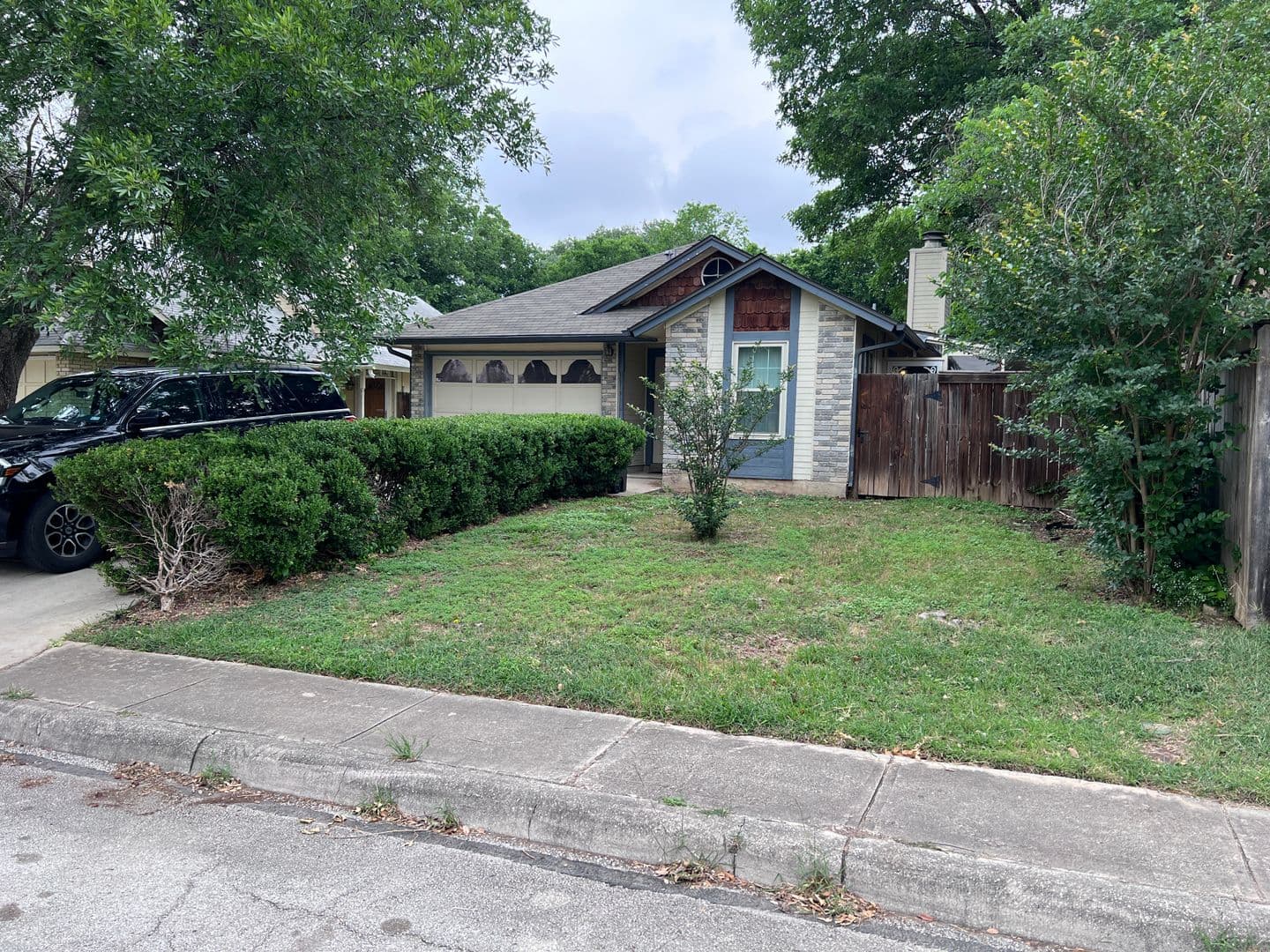 San Antonio House: 3345-Stoney Square