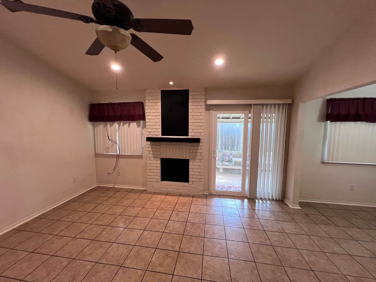 San Antonio House: 3345-Stoney Square