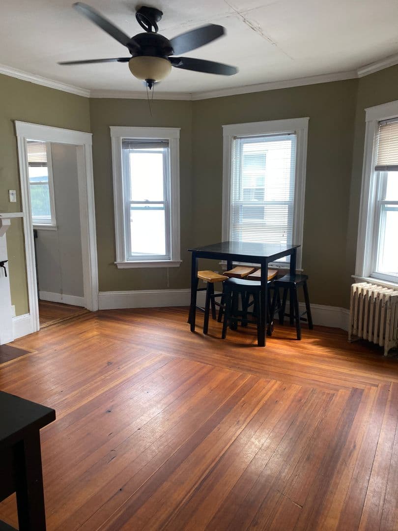 Medford Apartment: 20-22 Greenleaf Avenue