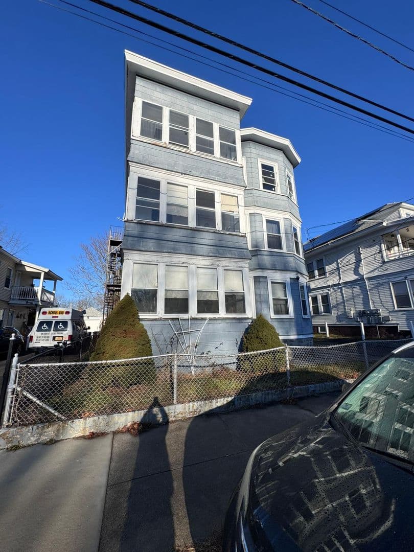 Lawrence Apartment: 79-81 Hawley Street