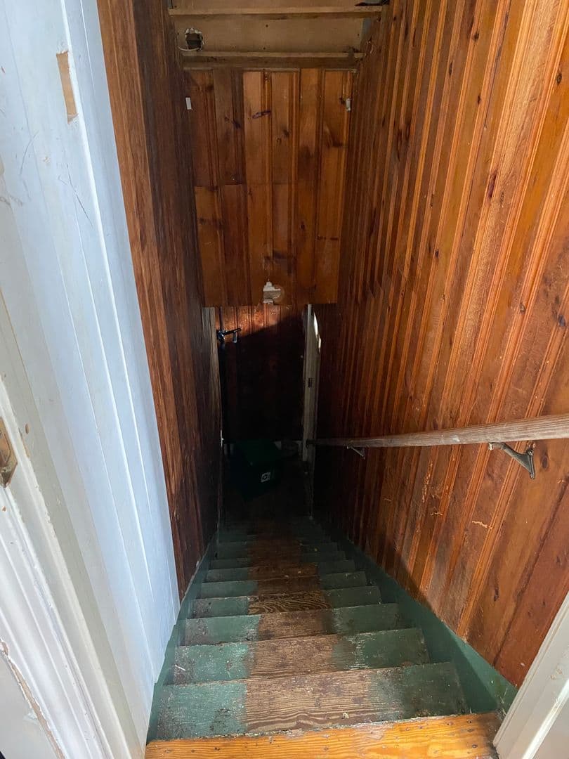 Medford Apartment: 20-22 Greenleaf Avenue