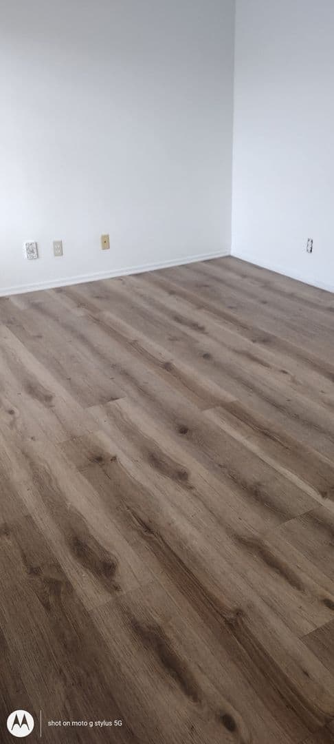 Los Angeles Apartment: 960 S New Hampshire Avenue