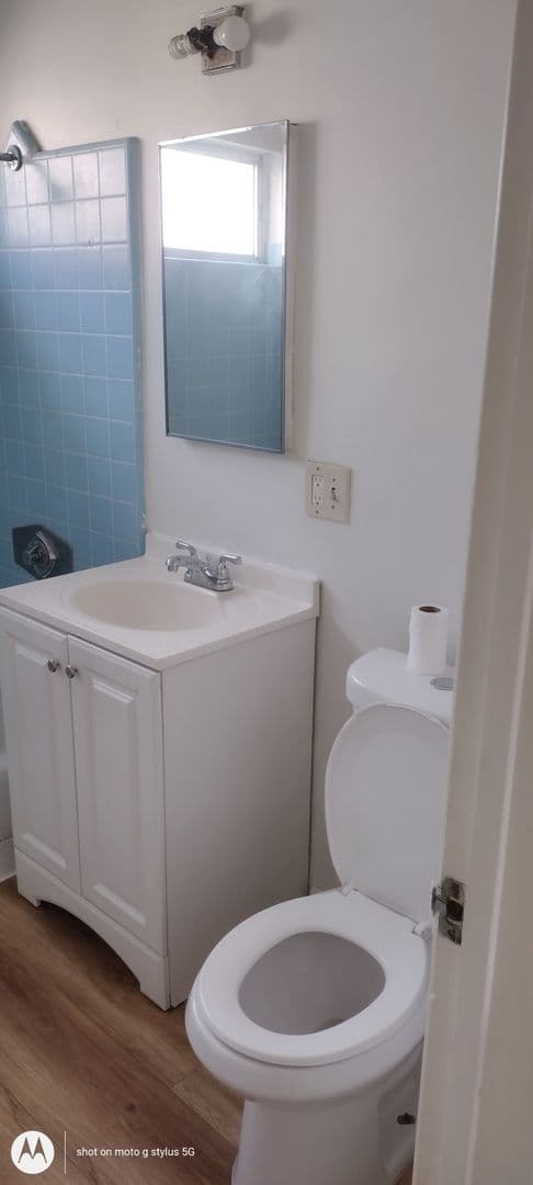 Los Angeles Apartment: 960 S New Hampshire Avenue