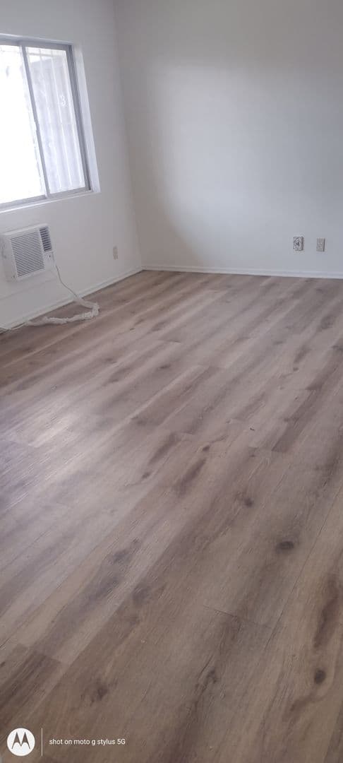 Los Angeles Apartment: 960 S New Hampshire Avenue
