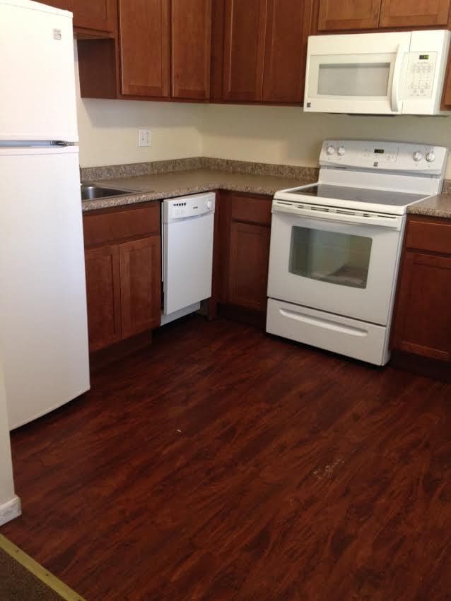 Aurora Apartment: 1341-1389 Monomoy St