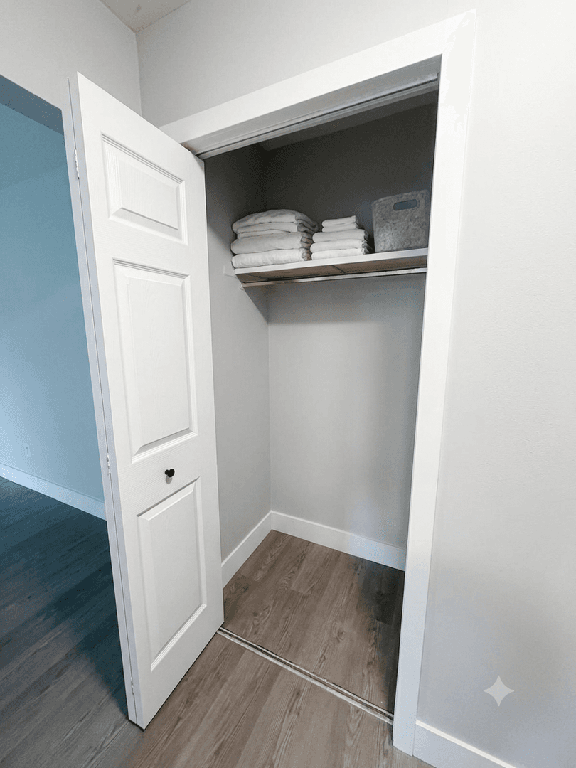 Lansing Apartment: 737 Louisa Street