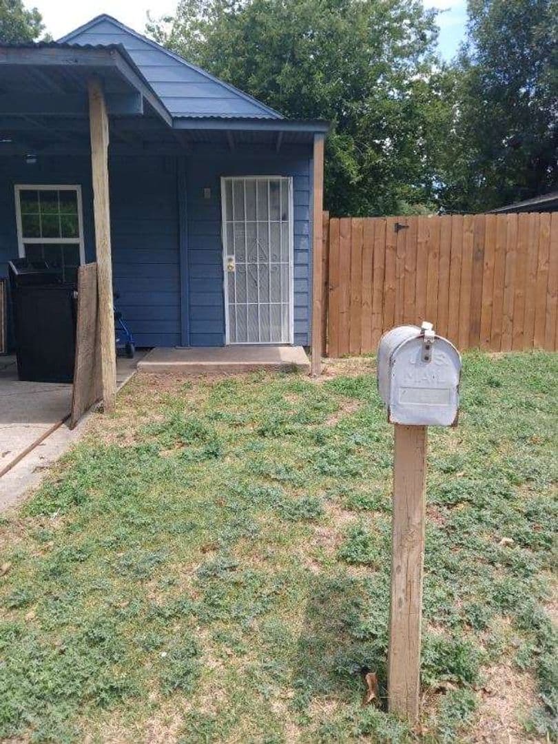Lawton Apartment: 1417 NW Taft