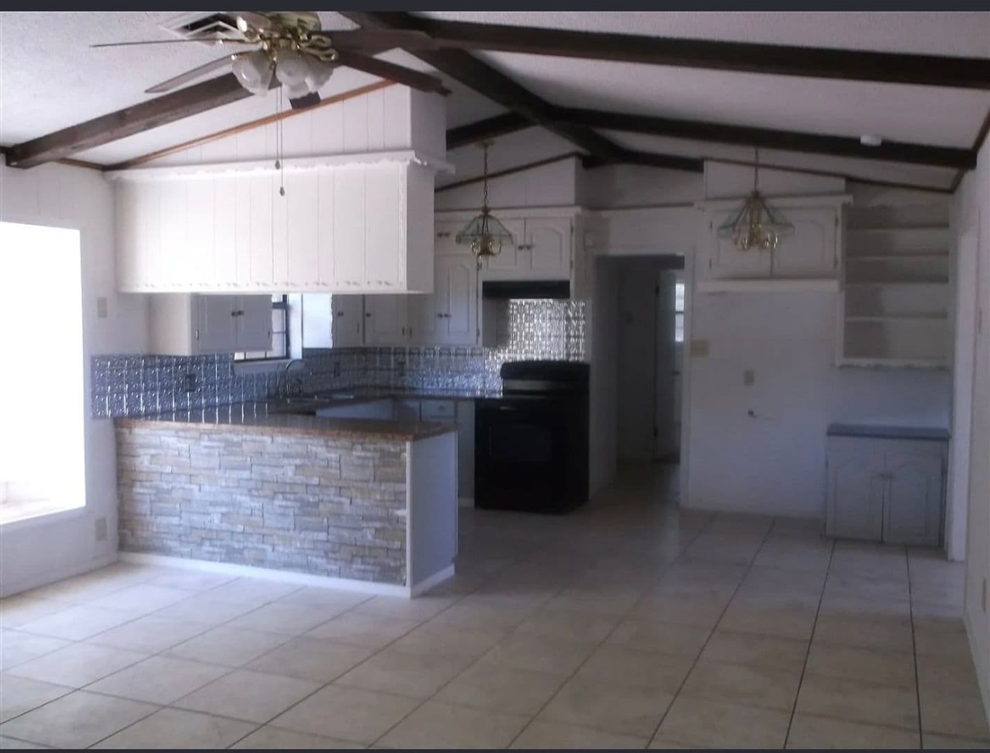 Lawton House: 5401 Southeast Bishop Road
