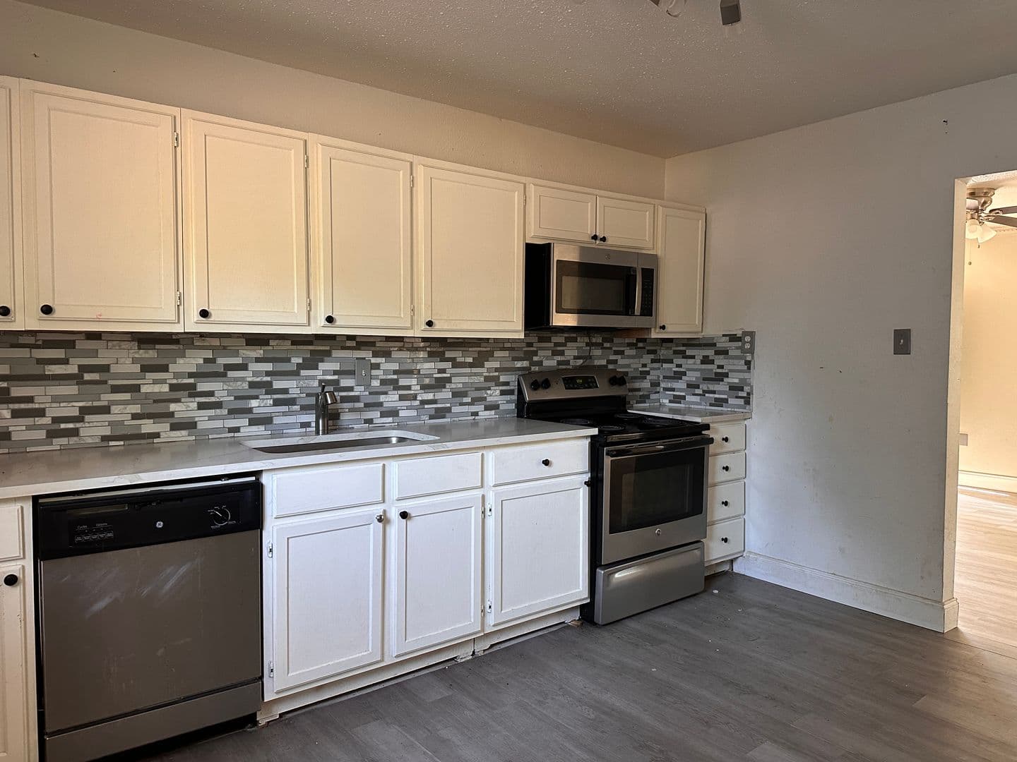 Lawton Apartment: 1417 NW Taft