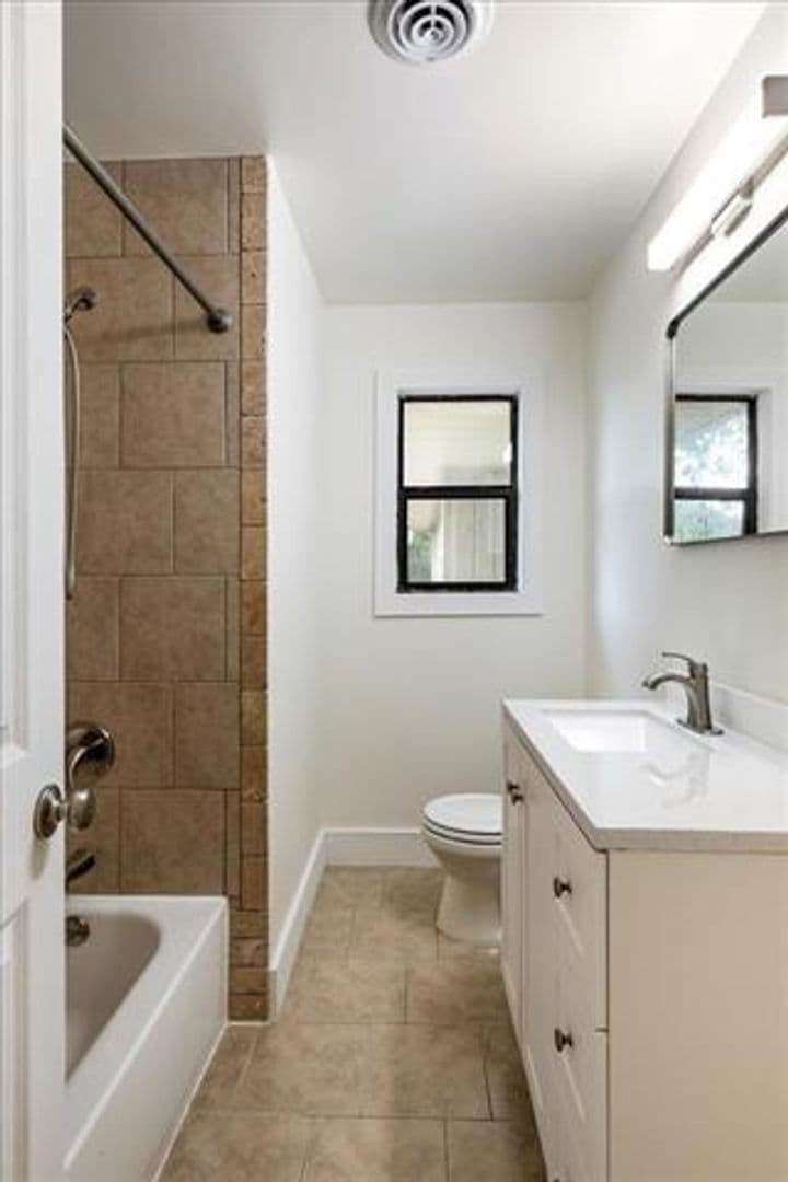 Lawton House: 2315 NW Austin Drive