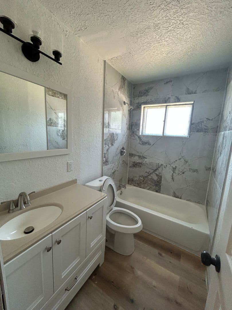 Lawton House: 1529 NW Smith
