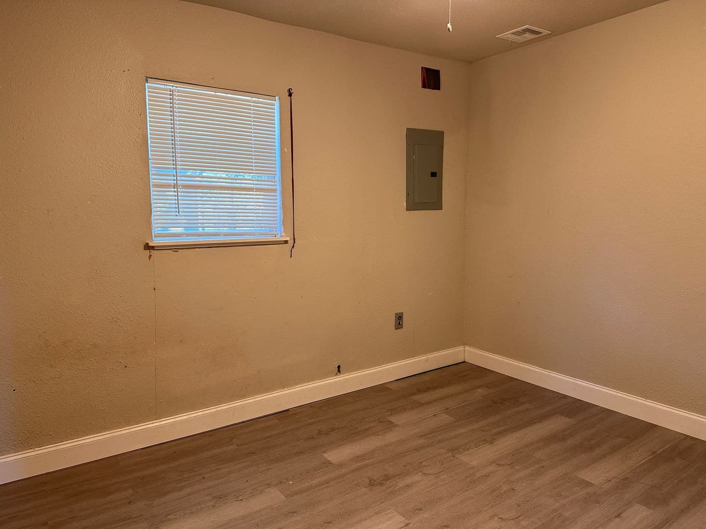 Lawton Apartment: 1417 NW Taft