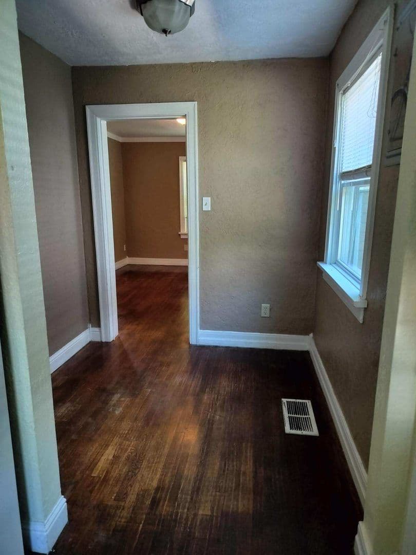 Lawton House: 1202 Northwest Fort Sill Boulevard