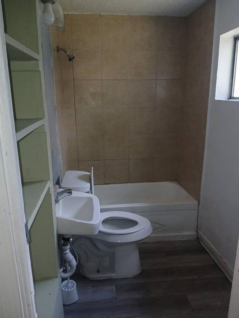 Lawton Apartment: 1417 NW Taft